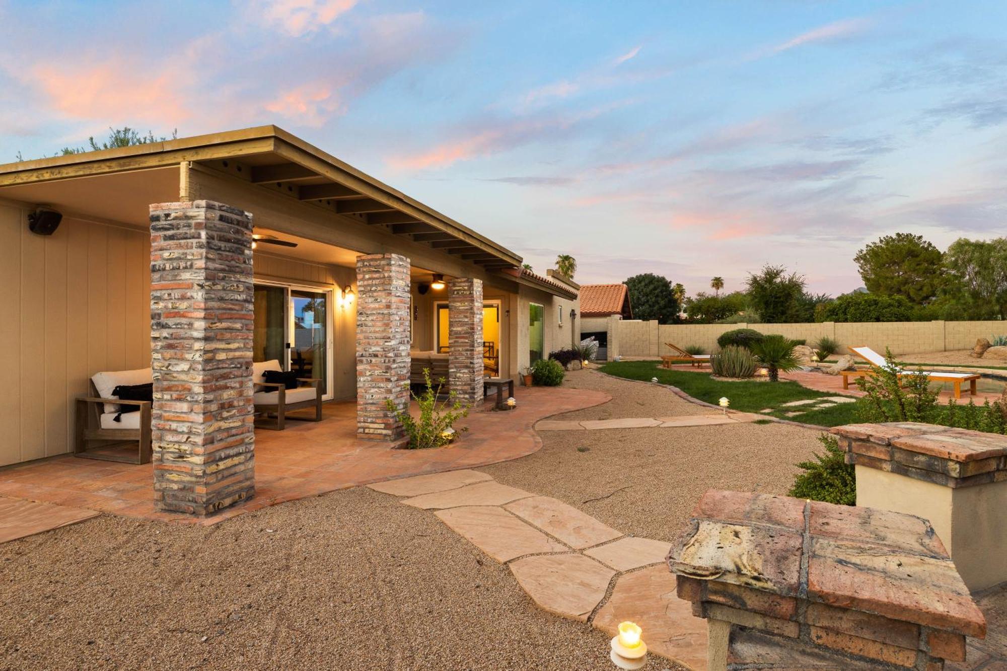 Sparkling Pool Poker Table And Relaxation At Sweetwater Holiday home Scottsdale