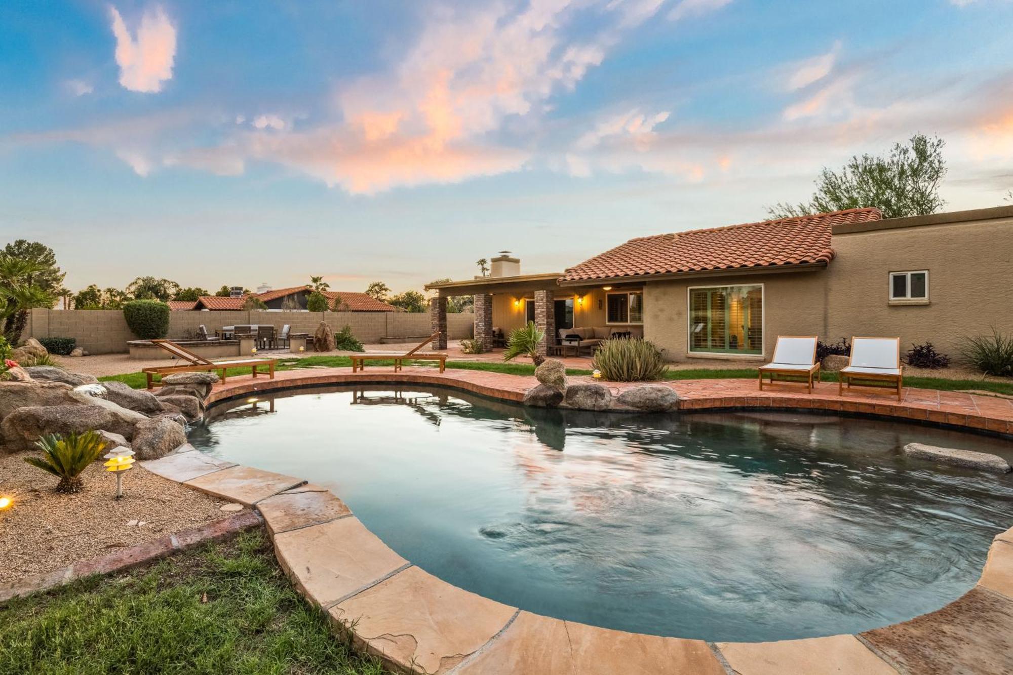 Holiday home Sparkling Pool Poker Table And Relaxation At Sweetwater Scottsdale