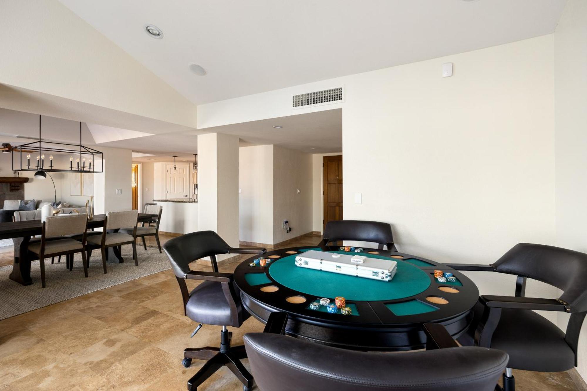 Holiday home Sparkling Pool Poker Table And Relaxation At Sweetwater *