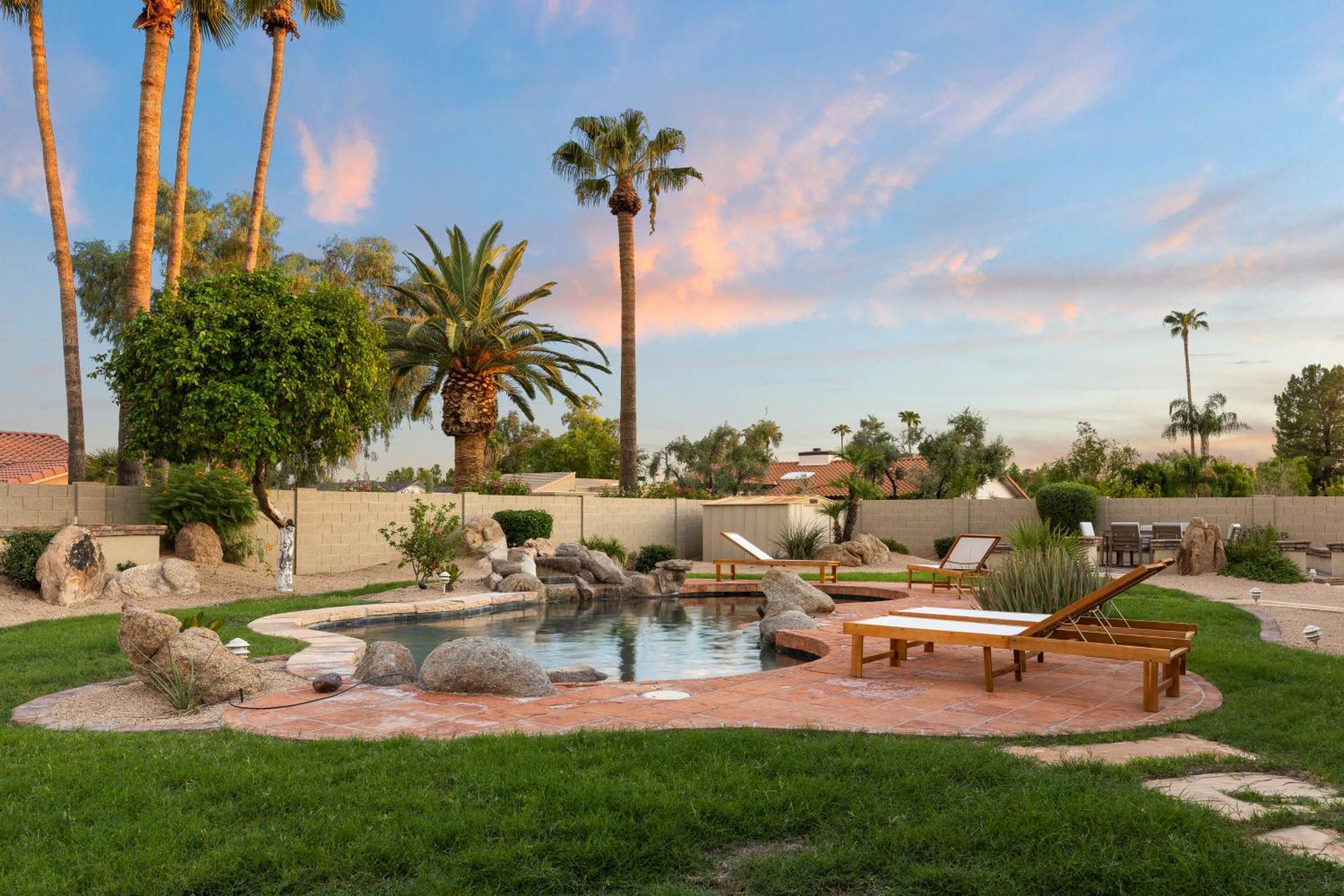 Sparkling Pool Poker Table And Relaxation At Sweetwater