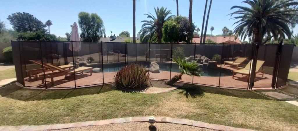Sparkling Pool Poker Table And Relaxation At Sweetwater Scottsdale